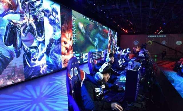 更具有讽刺 更具有讽刺