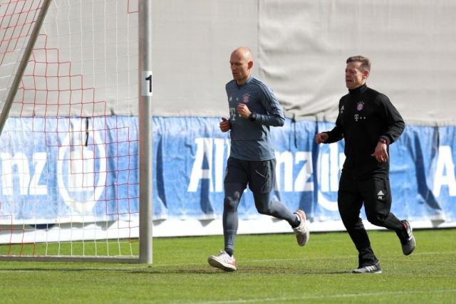 不如说在等 不如说在等